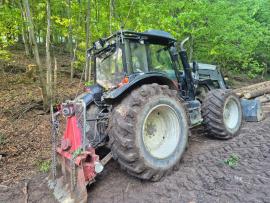 Bosbouwtrekker VALTRA T193 | Bosbouwtechniek | Houtbewerkingsmachines | KOMITrade s.r.o.